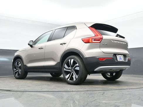 Used 2023 Volvo XC40 B5 Plus w/ Driver Assist Package image 14
