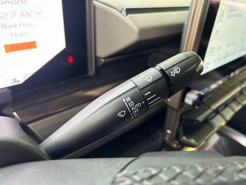 Used 2025 GMC Hummer EV 3X AWD/4WD image 57