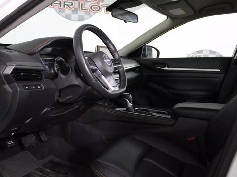 Used 2024 Nissan Altima 2.5 SR FWD image 10