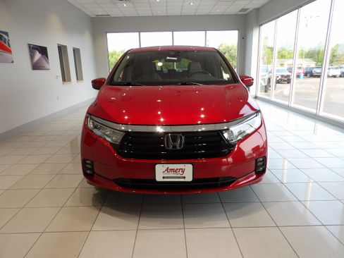 Used 2023 Honda Odyssey EX-L image 2