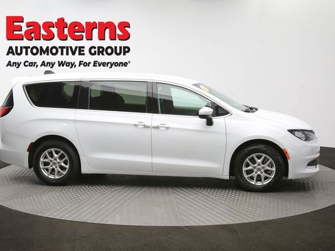 Used 2023 Chrysler Voyager LX image 45