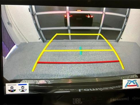 Used 2020 Toyota Highlander Limited image 14