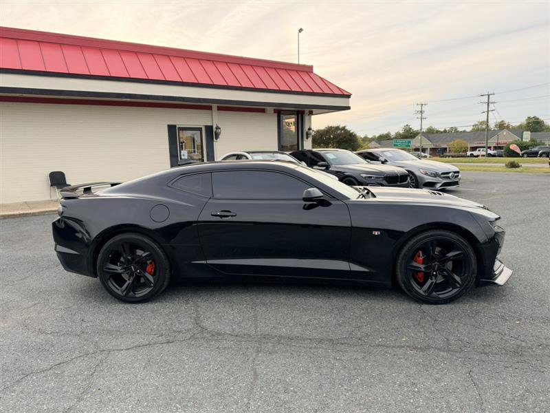 Used 2021 Chevrolet Camaro SS RWD image 4