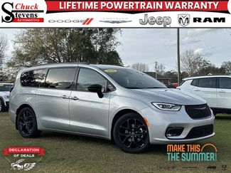 New 2026 Chrysler Pacifica Limited w/ S Appearance Package FWD video 1