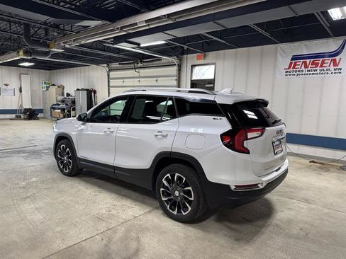 Certified 2022 GMC Terrain SLT w/ Infotainment Package II AWD/4WD image 6