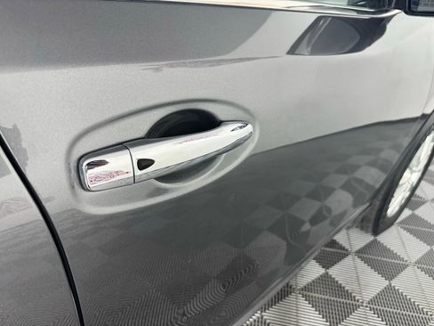 Used 2020 Nissan Rogue SV image 32