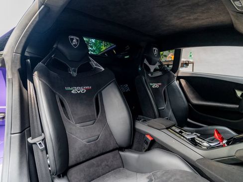 Used 2021 Lamborghini Huracan EVO RWD image 62