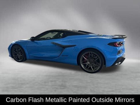 Used 2025 Chevrolet Corvette Z06 RWD image 4
