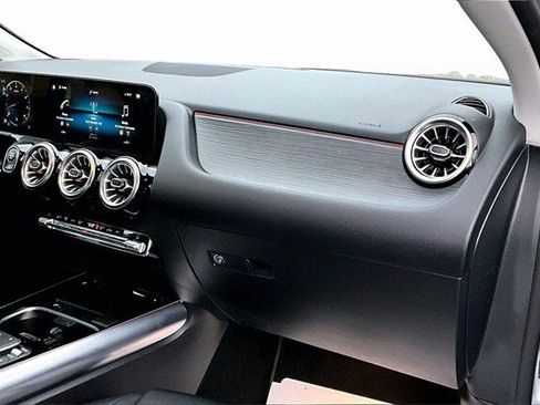 Certified 2023 Mercedes-Benz GLA 250 4MATIC image 29