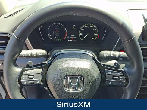 Used 2025 Honda Pilot Touring image 4