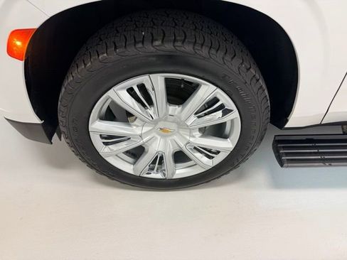 Certified 2024 Chevrolet Suburban High Country w/ Premium Package 2 image 21