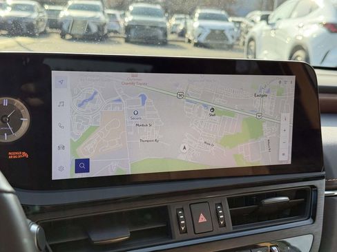 Used 2024 Lexus ES 300h Ultra Luxury image 11