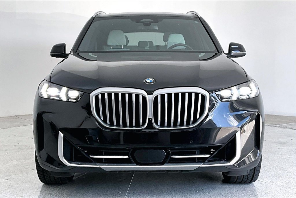 Used 2025 BMW X5 xDrive40i AWD/4WD image 3