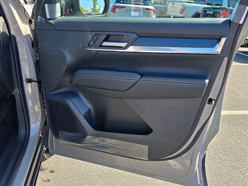 New 2026 GMC Terrain Elevation w/ Elevation Premium Package AWD/4WD image 32