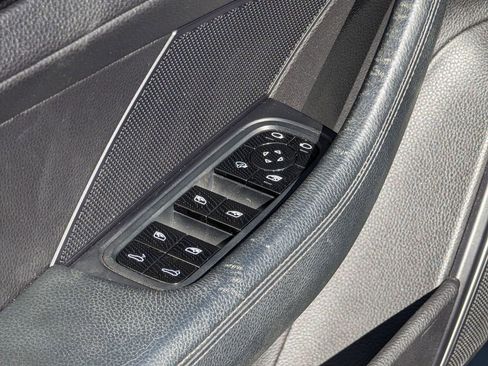 Used 2017 Porsche Panamera 4 w/ Premium Package image 22