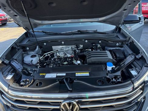 Used 2025 Volkswagen Atlas Peak Edition SE image 24