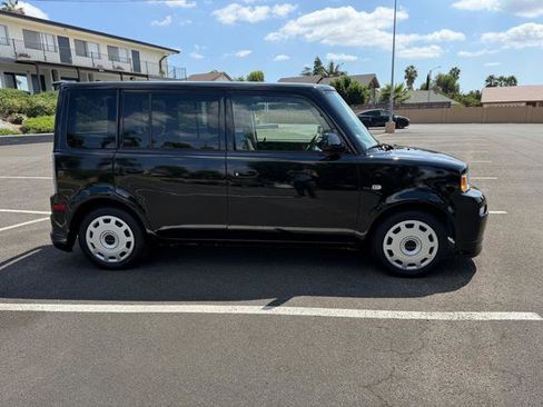 Used 2005 Scion xB Wagon image 9
