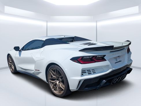 Used 2024 Chevrolet Corvette Z06 RWD image 5