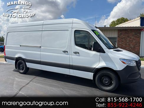 Used 2025 Mercedes-Benz Sprinter 2500 image 1