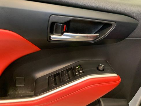 Used 2023 Toyota Highlander XSE image 14