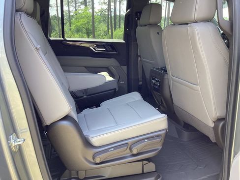 New 2026 GMC Yukon XL Elevation w/ LPO, Elevation Black Package RWD image 20