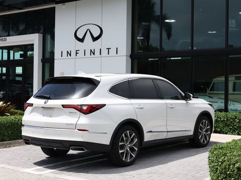Used 2023 Acura MDX SH-AWD w/ Technology Package image 4