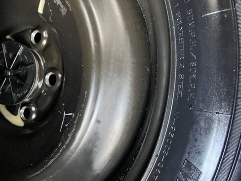 Used 2014 Ford Focus SE w/ SE Sport Package image 31