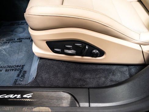 New 2026 Porsche Macan 4 Electric image 26