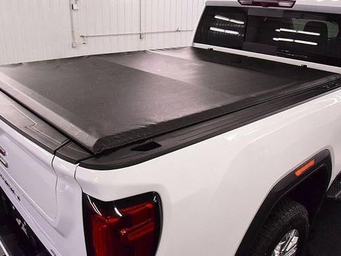 Used 2023 GMC Sierra 2500 Denali image 9