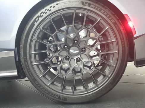 Used 2024 Aston Martin Valour RWD image 14