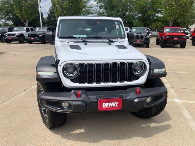 Used 2024 Jeep Wrangler Unlimited Rubicon w/ Convenience Group AWD/4WD image 2