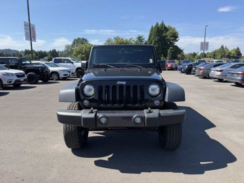 Used 2018 Jeep Wrangler Sport w/ Quick Order Package 24S AWD/4WD image 3
