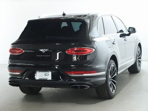 Used 2022 Bentley Bentayga image 9