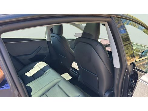 Used 2025 Tesla Model 3 Long Range RWD image 17