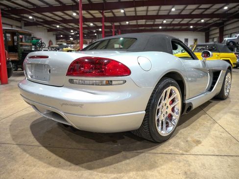 Used 2004 Dodge Viper SRT-10 image 22