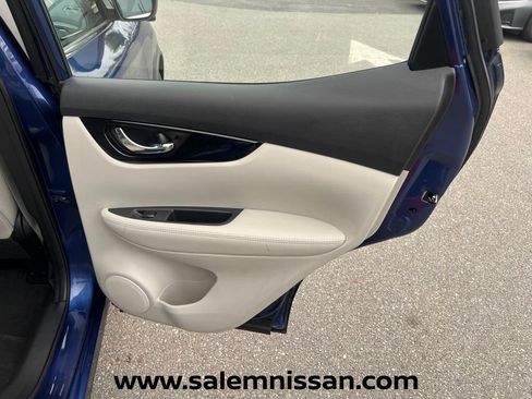 Used 2022 Nissan Rogue Sport SL AWD/4WD image 22
