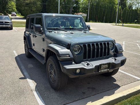 Used 2024 Jeep Wrangler Unlimited Sport AWD/4WD image 19