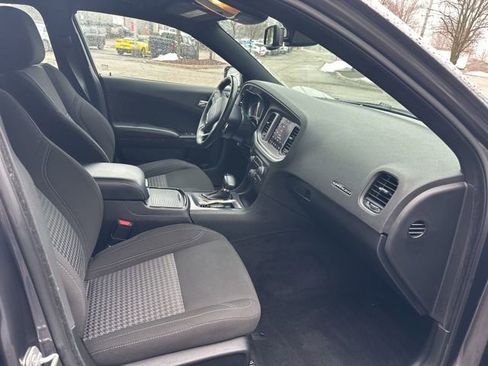 Used 2022 Dodge Charger SXT w/ Blacktop Package image 27