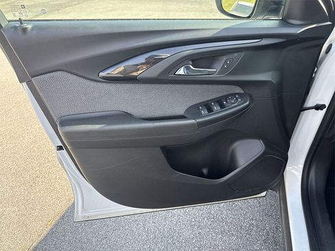 Used 2021 Chevrolet TrailBlazer LT image 20