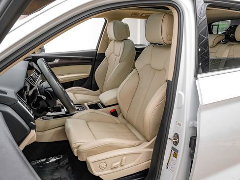 Used 2021 Audi Q5 Prestige w/ Prestige Package image 31