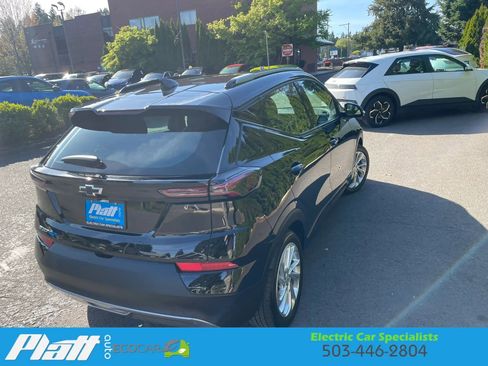 Used 2023 Chevrolet Bolt EUV LT image 9