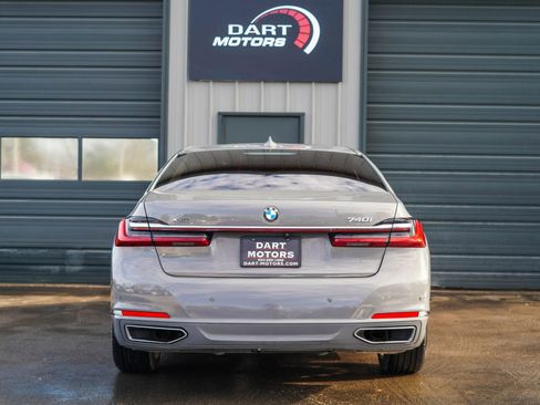 Used 2022 BMW 740i xDrive w/ Premium Package AWD/4WD image 6