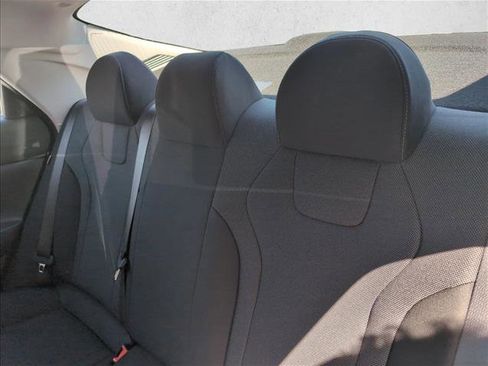 New 2026 Hyundai Elantra SE FWD image 17