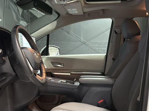 Used 2021 Toyota Sienna XLE w/ XLE Plus Package AWD/4WD image 10