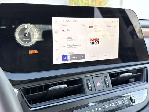 Used 2025 Lexus ES 350 w/ Premium Package FWD image 23