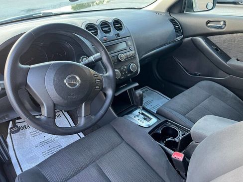 Used 2010 Nissan Altima 2.5 S FWD image 19