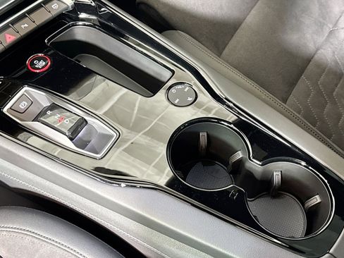 Used 2023 Audi e-tron GT Premium Plus image 16