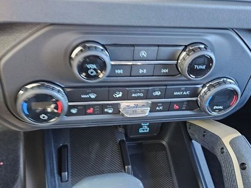 New 2025 Ford Bronco Badlands image 26