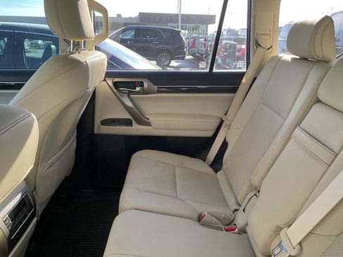 Used 2020 Lexus GX 460 Premium w/ Premium Package AWD/4WD image 12