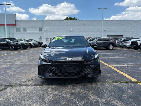 Used 2025 Toyota Camry SE FWD image 2